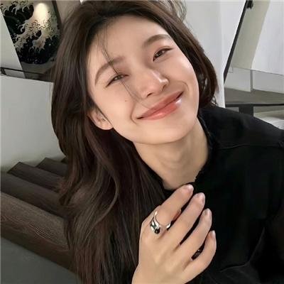 公寓里的两个女人
